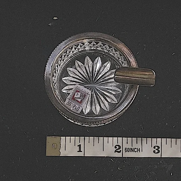 Antique French style crystal ashtray set (3) with hand (cigarette holder) & trim - Picture 7 of 15